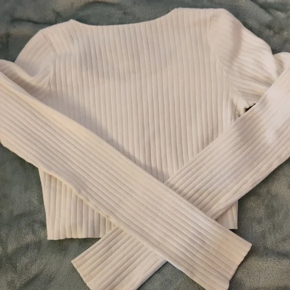 Brandy Melville White Ribbed Long Sleeve Crop Top S - Picture 3 of 3